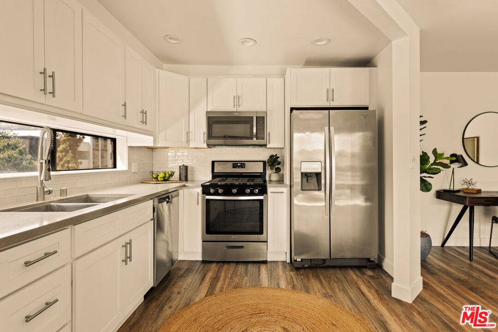 West Hollywood, CA 90069,950 N Kings RD #307