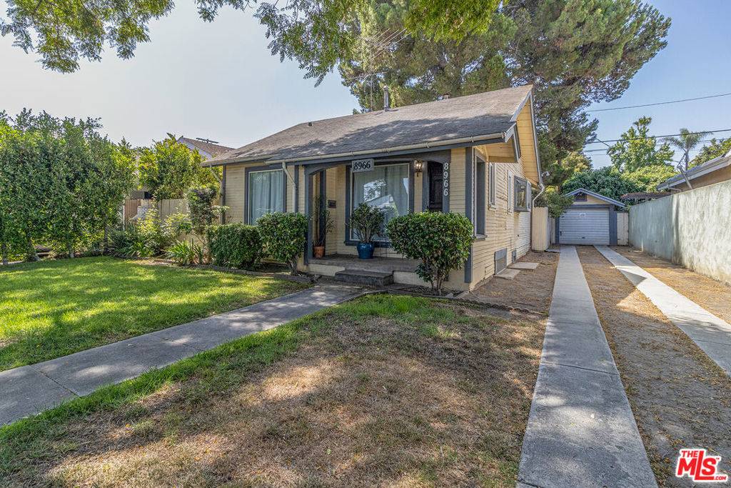 Los Angeles, CA 90034,8966 Cadillac AVE