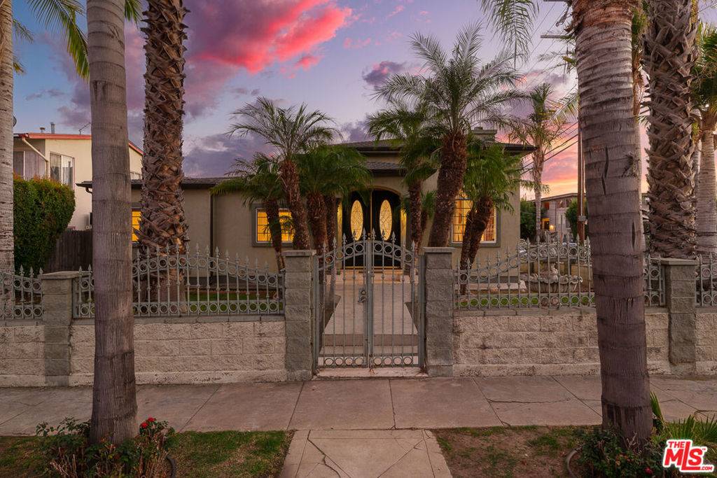 Los Angeles, CA 90027,4356 kingswell