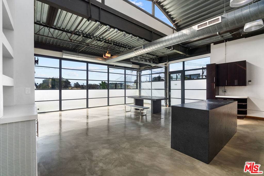 Santa Monica, CA 90404,1534 17th ST #204