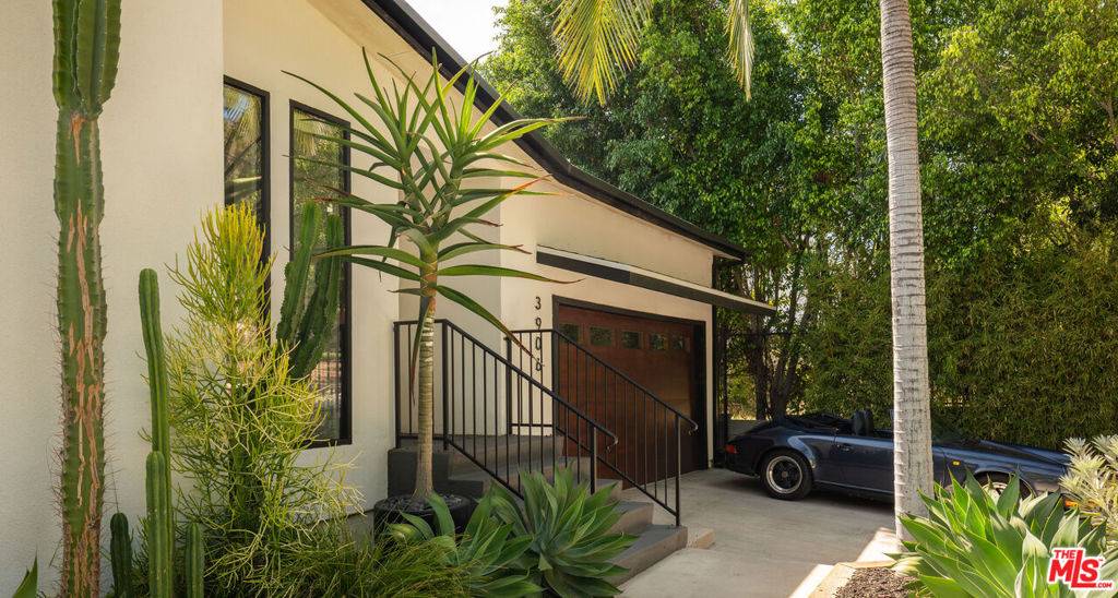 Los Angeles, CA 90027,3906 Tracy ST