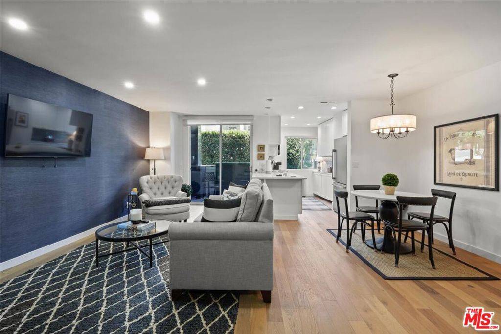 Los Angeles, CA 90046,7250 Franklin AVE #101