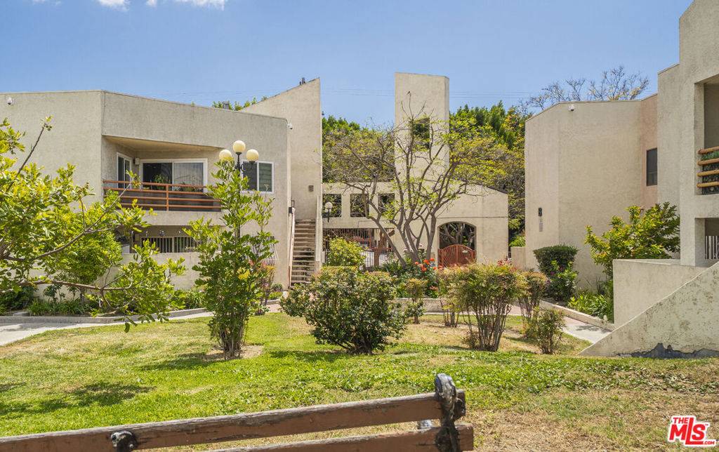 Los Angeles, CA 90015,1119 Albany ST #204