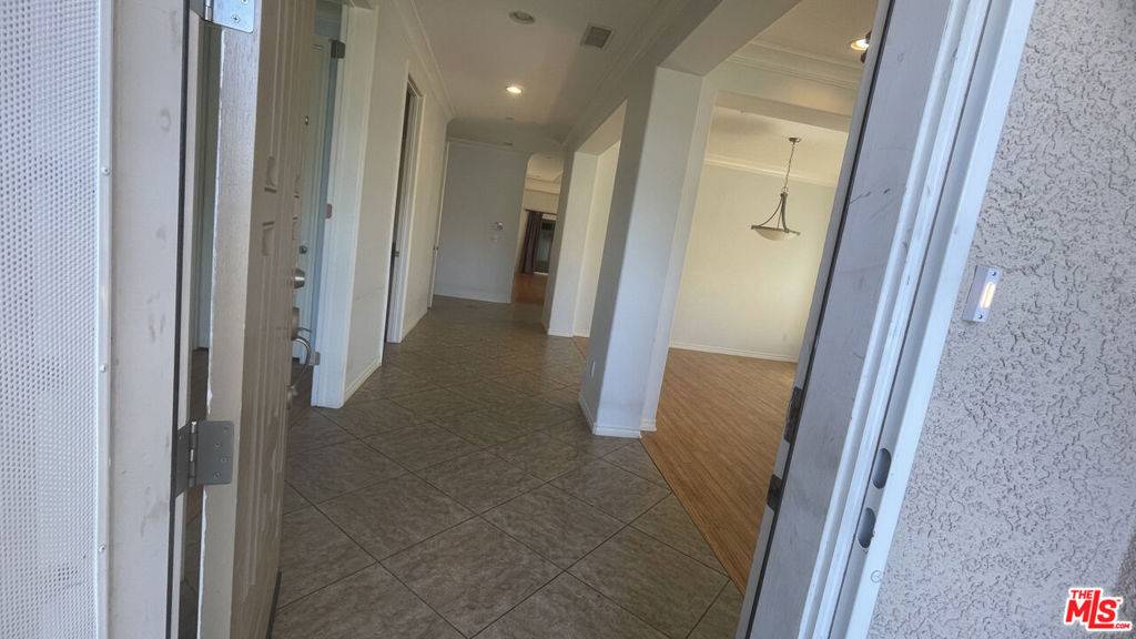 Chatsworth, CA 91311,21346 Blackhawk ST