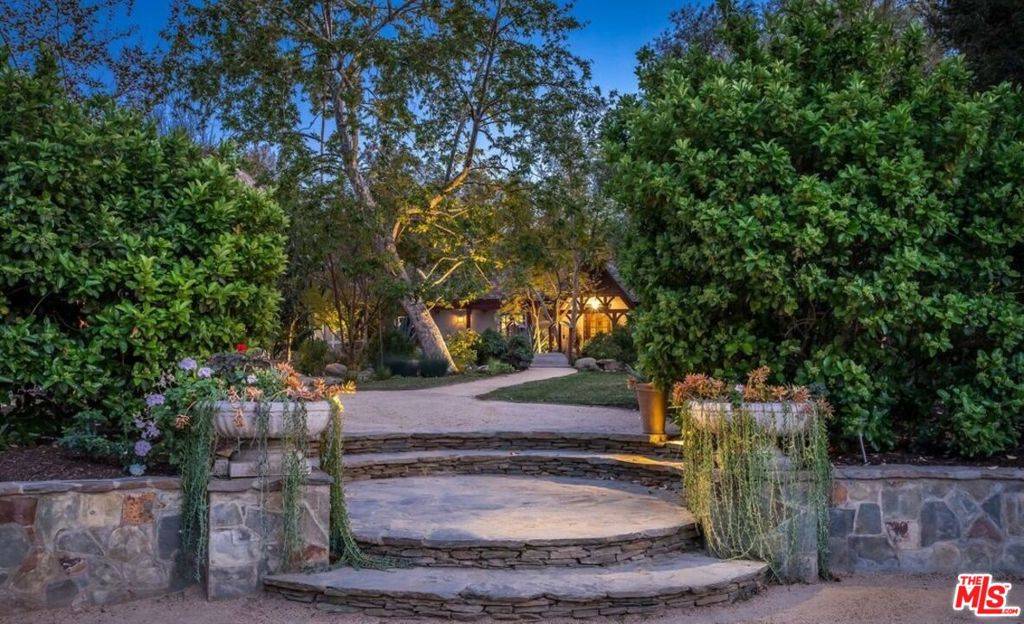 Encino, CA 91316,4750 Encino AVE