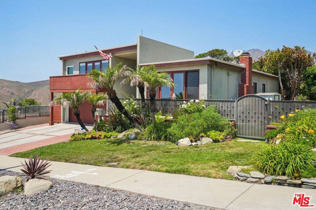 Pacific Palisades, CA 90272,3543 Shoreheights DR