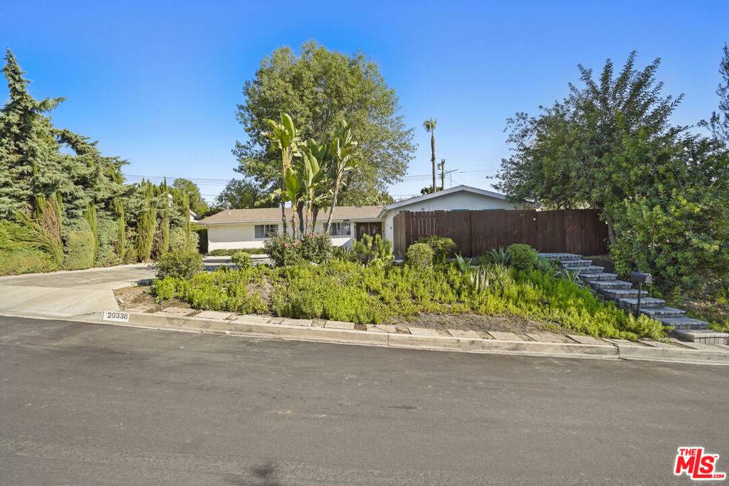 Woodland Hills, CA 91367,20338 Coulson ST