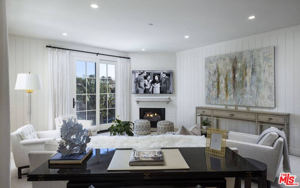 Santa Barbara, CA 93101,124 W Yanonali ST