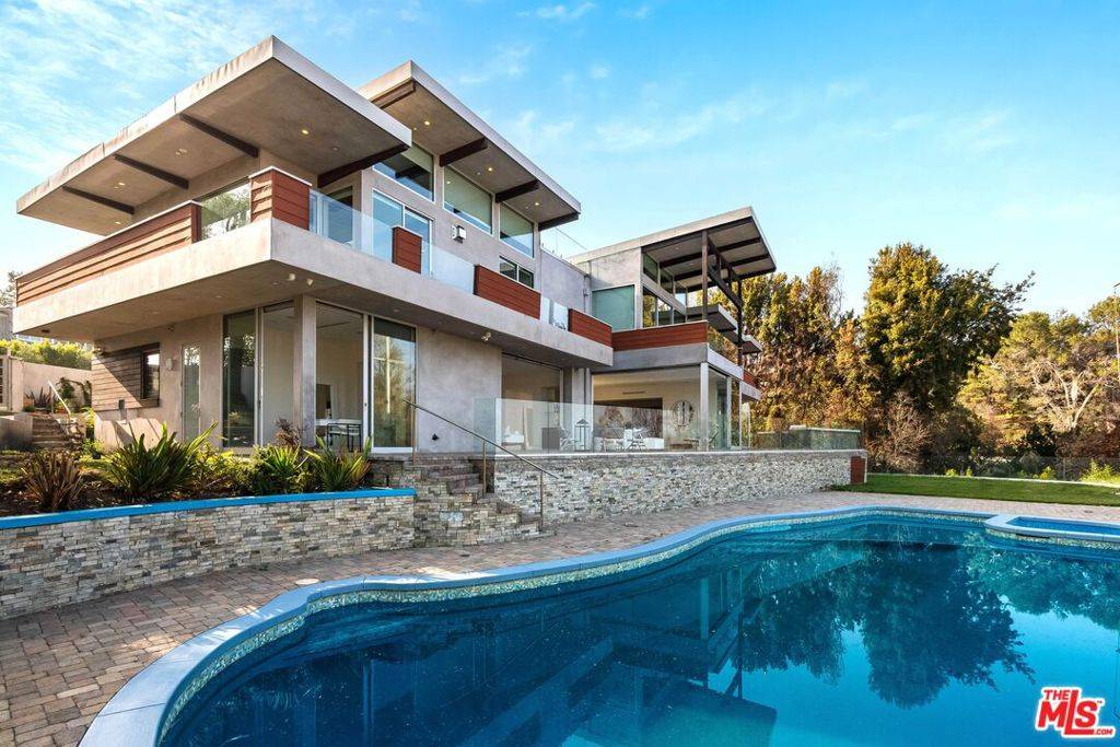 Pacific Palisades, CA 90272,770 Paseo Miramar