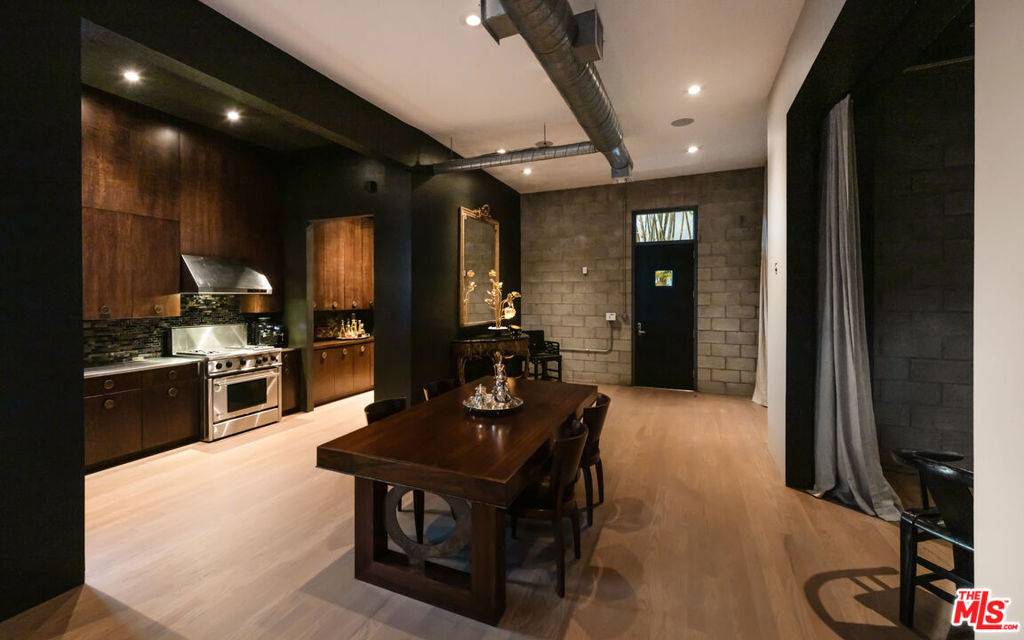 West Hollywood, CA 90069,710 N Orlando AVE #101
