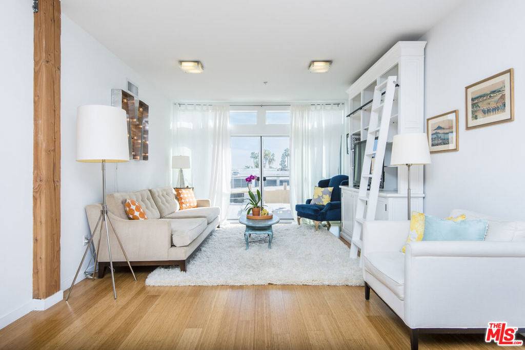 Marina Del Rey, CA 90292,4215 Glencoe AVE #310