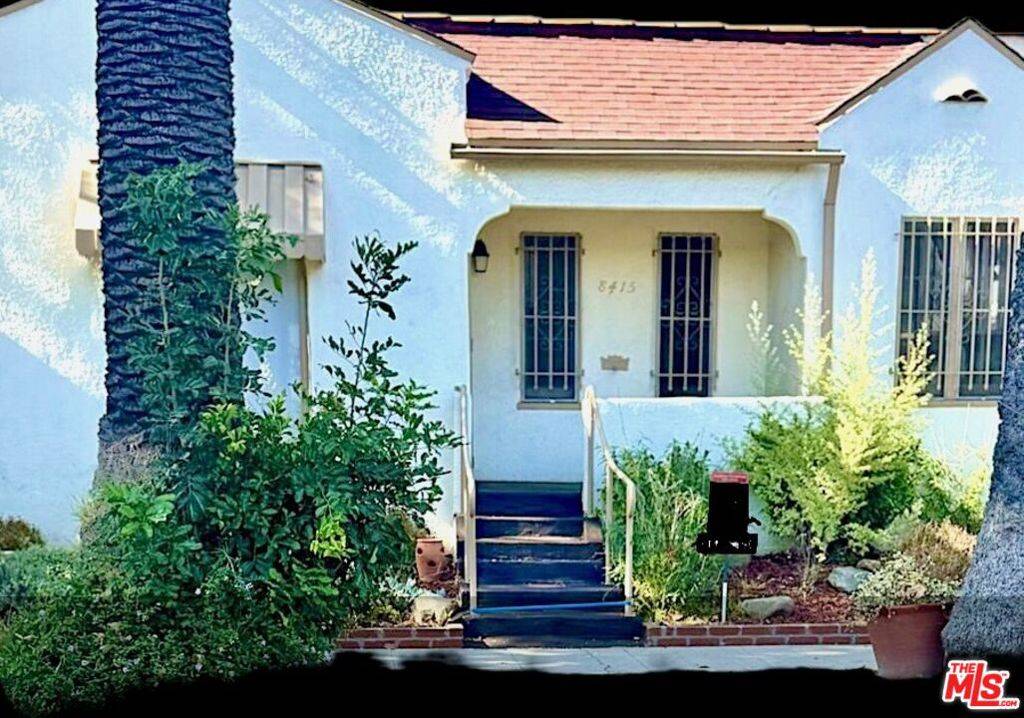 West Hollywood, CA 90048,8415 Rosewood AVE