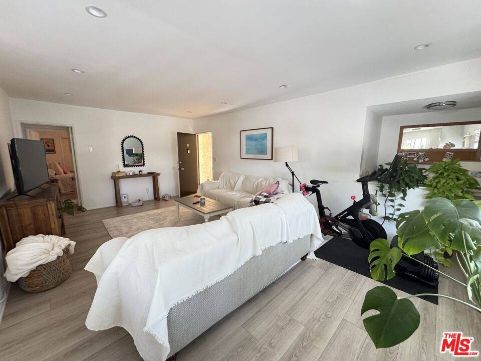Santa Monica, CA 90404,2803 Arizona AVE #11