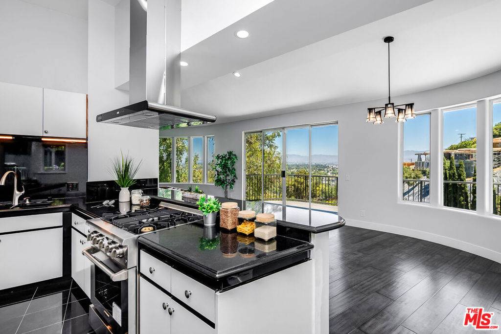 Studio City, CA 91604,11411 Decente CT