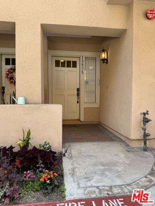 Hawthorne, CA 90250,13975 Lemoli AVE