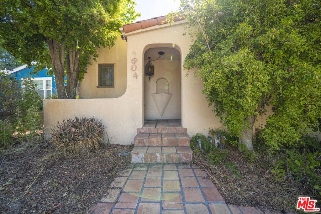 La Canada Flintridge, CA 91011,4804 La Canada BLVD