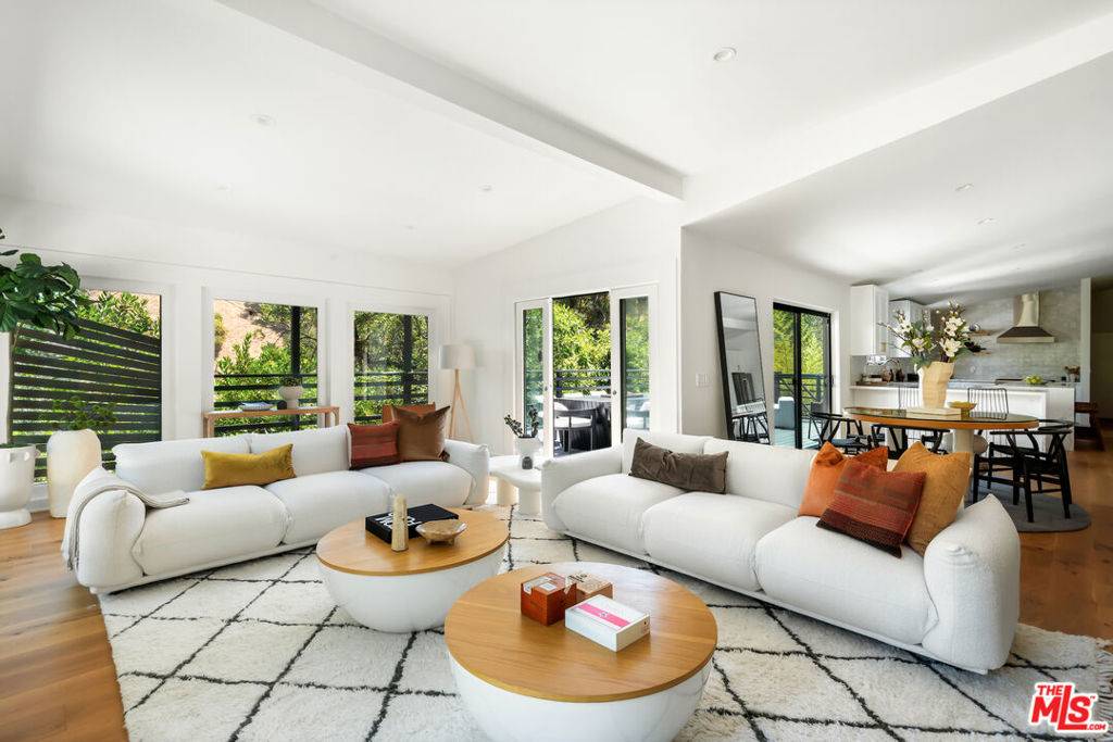 Studio City, CA 91604,3375 Coldwater Canyon AVE