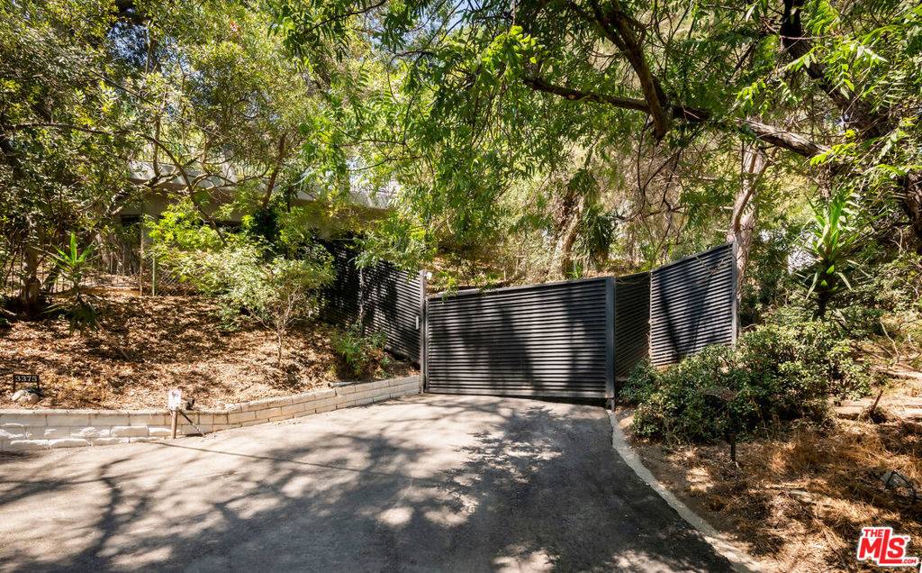 Studio City, CA 91604,3375 Coldwater Canyon AVE