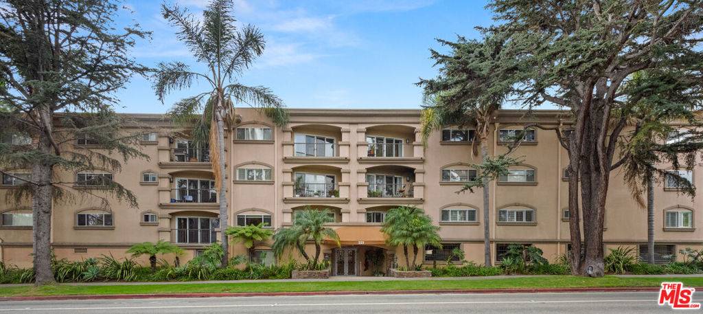 Santa Monica, CA 90402,222 7th ST #301