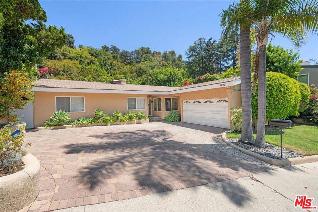 Los Angeles, CA 90049,1220 N Norman PL