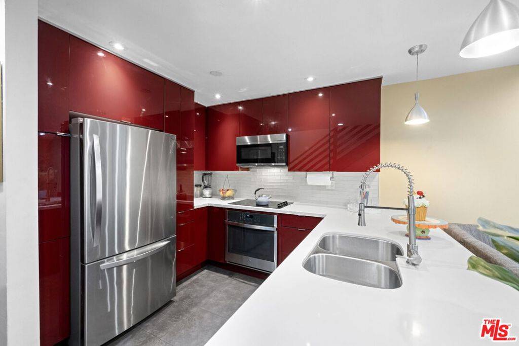 Culver City, CA 90230,5951 Canterbury DR #20