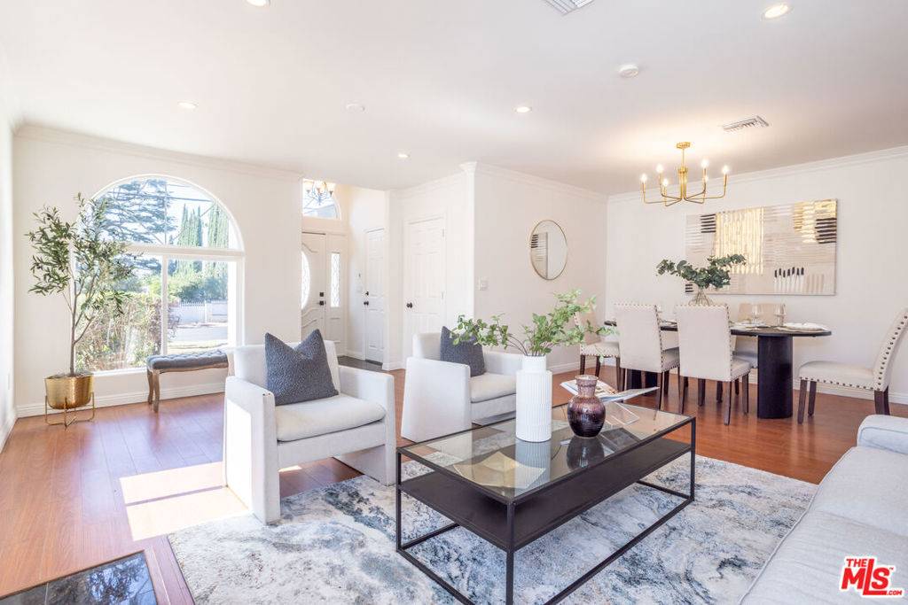 Van Nuys, CA 91405,15065 Vose ST