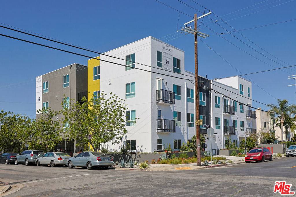 Los Angeles, CA 90018,4000 Montclair #301
