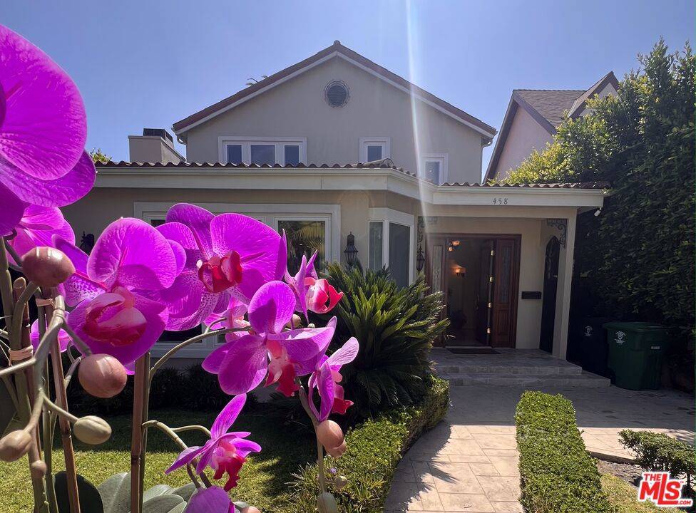 Beverly Hills, CA 90211,458 S Clark DR