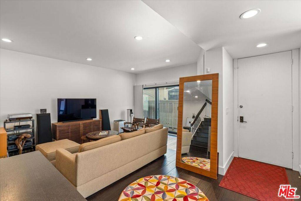 Glendale, CA 91208,1734 N Verdugo RD #23