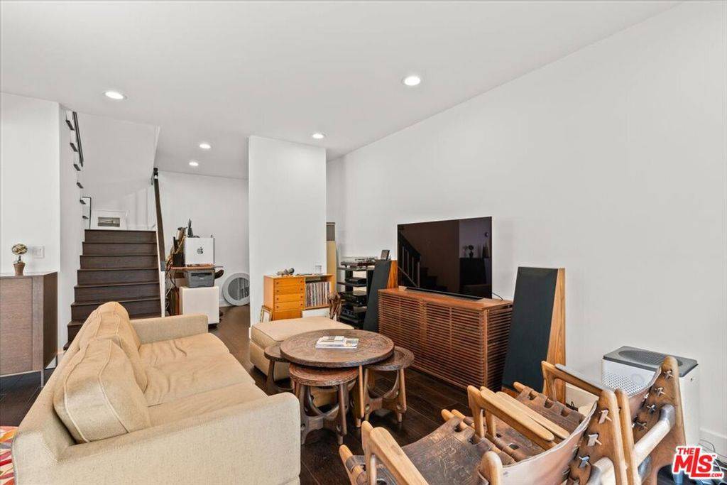 Glendale, CA 91208,1734 N Verdugo RD #23