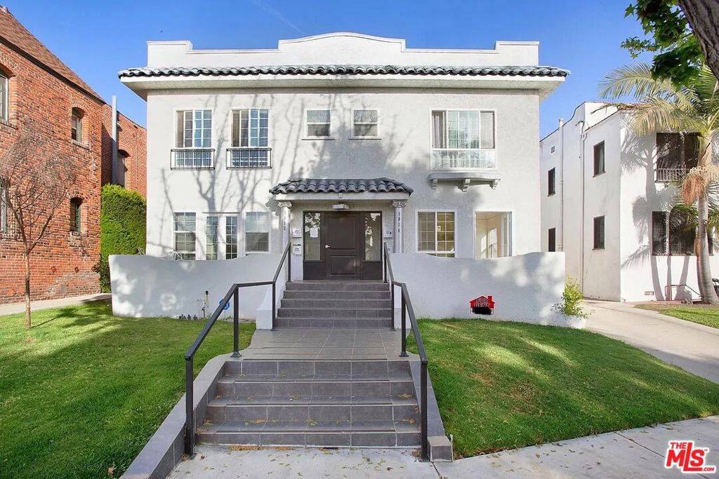 Los Angeles, CA 90019,1014 S ORANGE DR