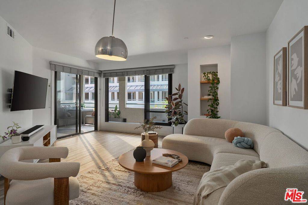 Santa Monica, CA 90405,140 Ocean Park BLVD #419