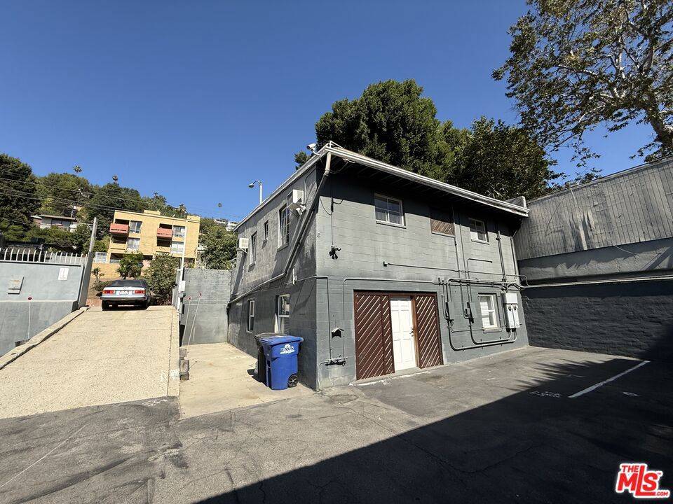 Los Angeles, CA 90027,2346 Hyperion AVE
