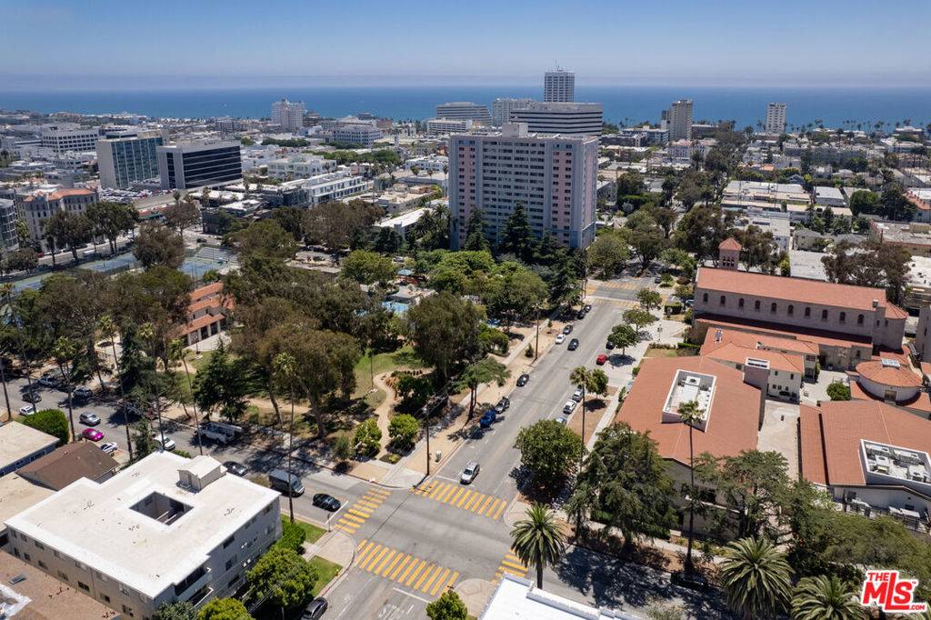 Santa Monica, CA 90403,1101 Lincoln BLVD #1C