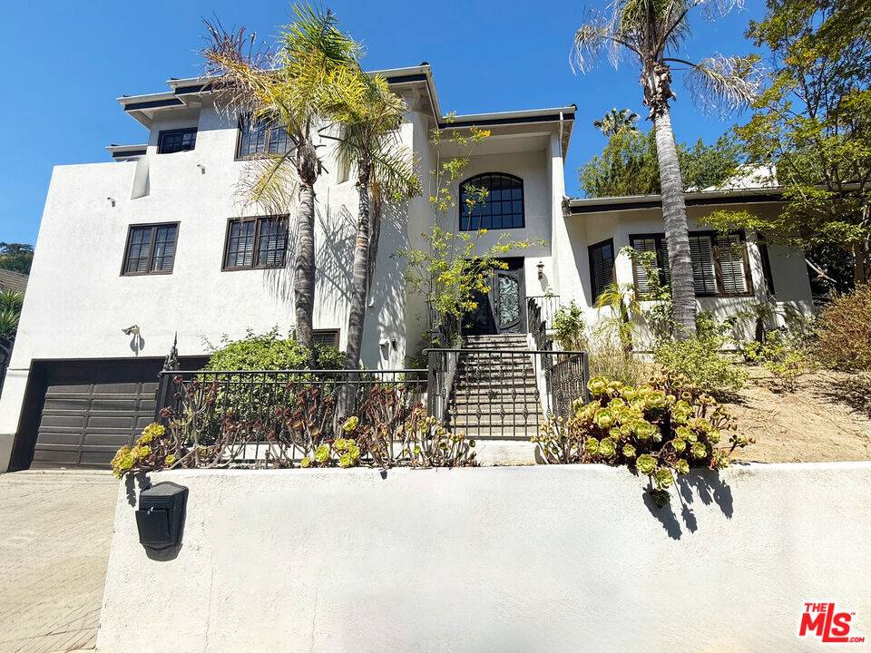 Sherman Oaks, CA 91403,15020 Encanto DR
