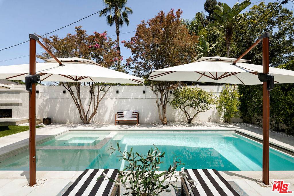 Toluca Lake, CA 91601,10421 Addison ST