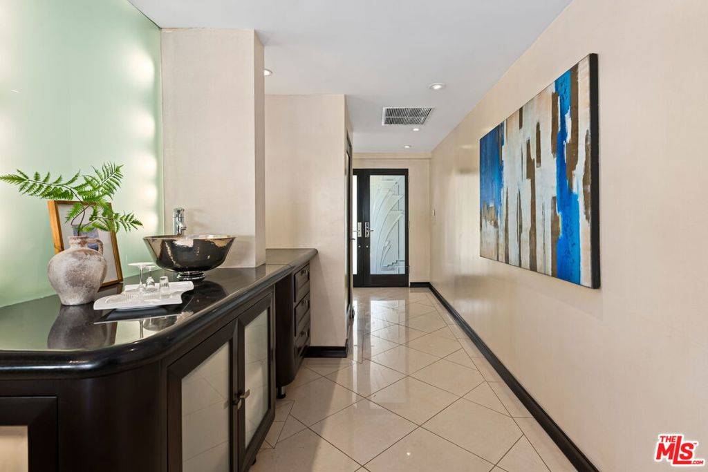 Santa Monica, CA 90403,801 Ocean AVE #206