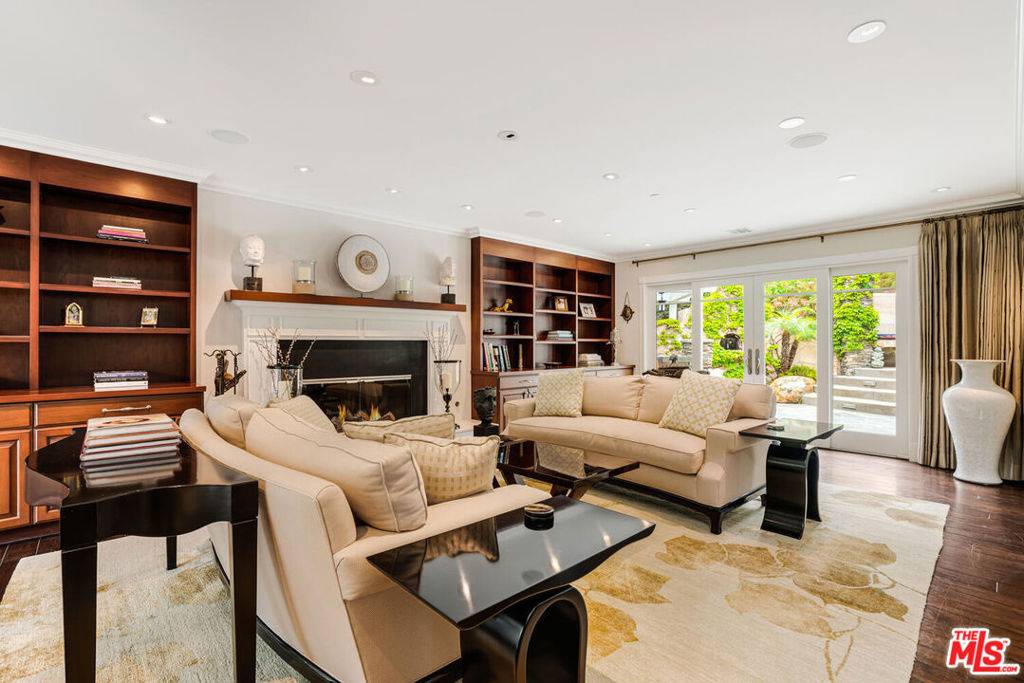 Pacific Palisades, CA 90272,17965 Surfview LN
