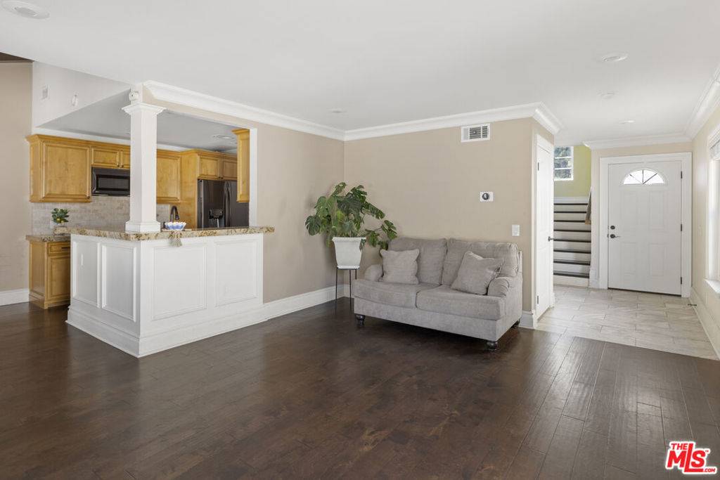 Pacoima, CA 91331,12339 Carl ST