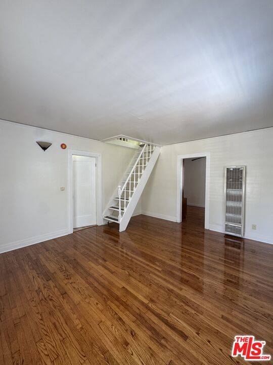 Santa Monica, CA 90402,368 Entrada DR