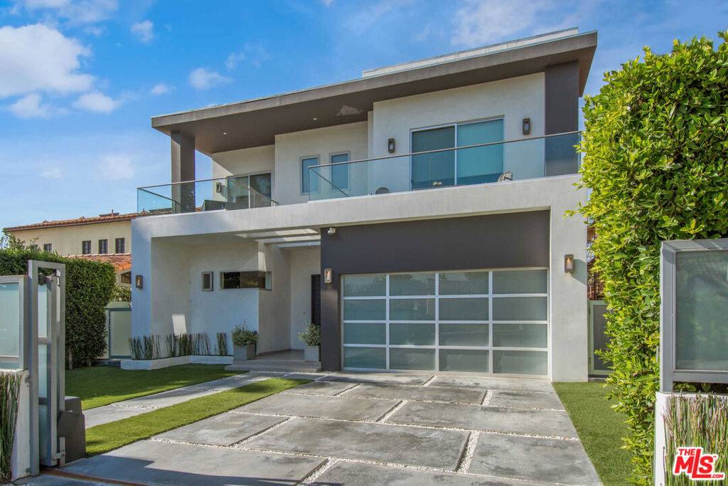 Los Angeles, CA 90048,429 N Sweetzer AVE