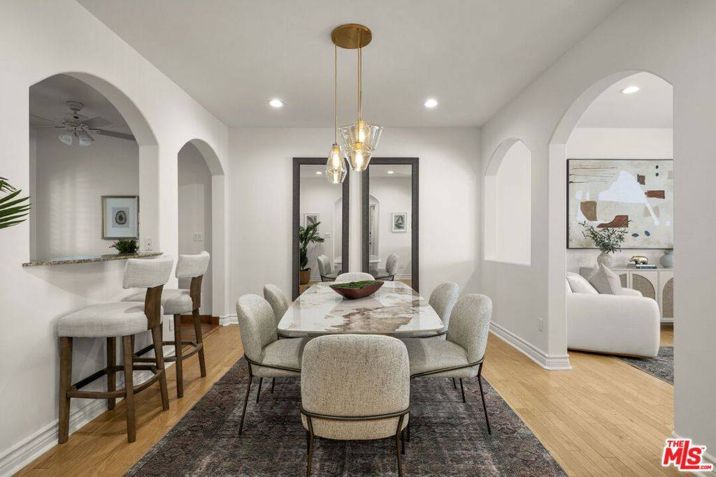 Los Angeles, CA 90048,640 N Sweetzer AVE #8
