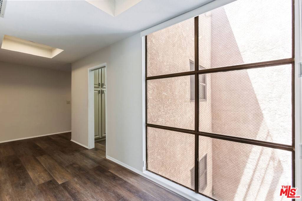 Sherman Oaks, CA 91423,4641 Fulton AVE #203