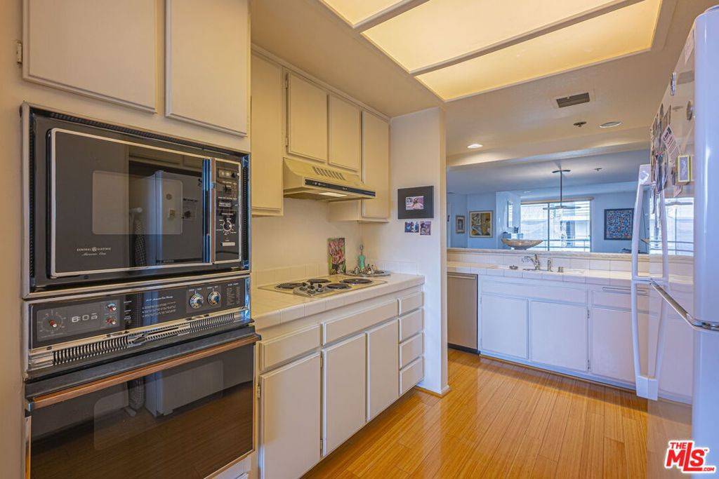 Santa Monica, CA 90405,2960 Neilson WAY #404