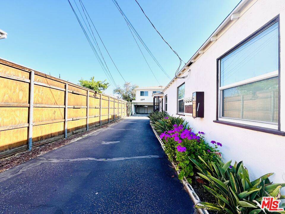 Glendale, CA 91205,604 Windsor RD #G