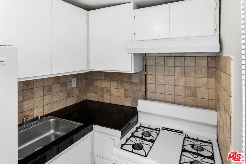 Desert Hot Springs, CA 92240,66087 Desert View AVE ##B