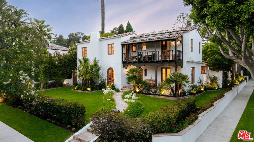 Santa Monica, CA 90402,2301 Georgina AVE
