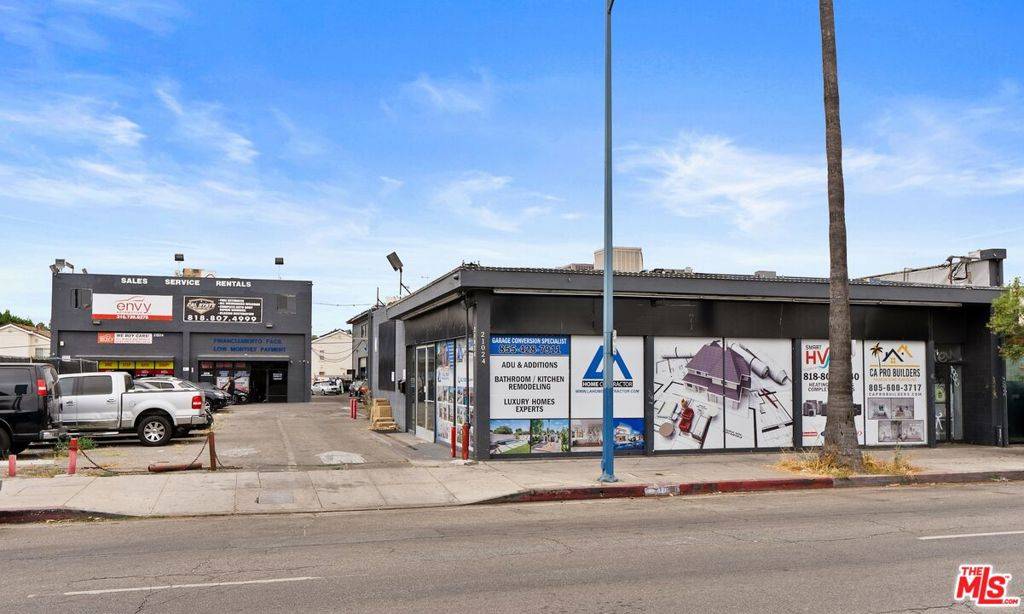 Canoga Park, CA 91303,21012 Sherman WAY