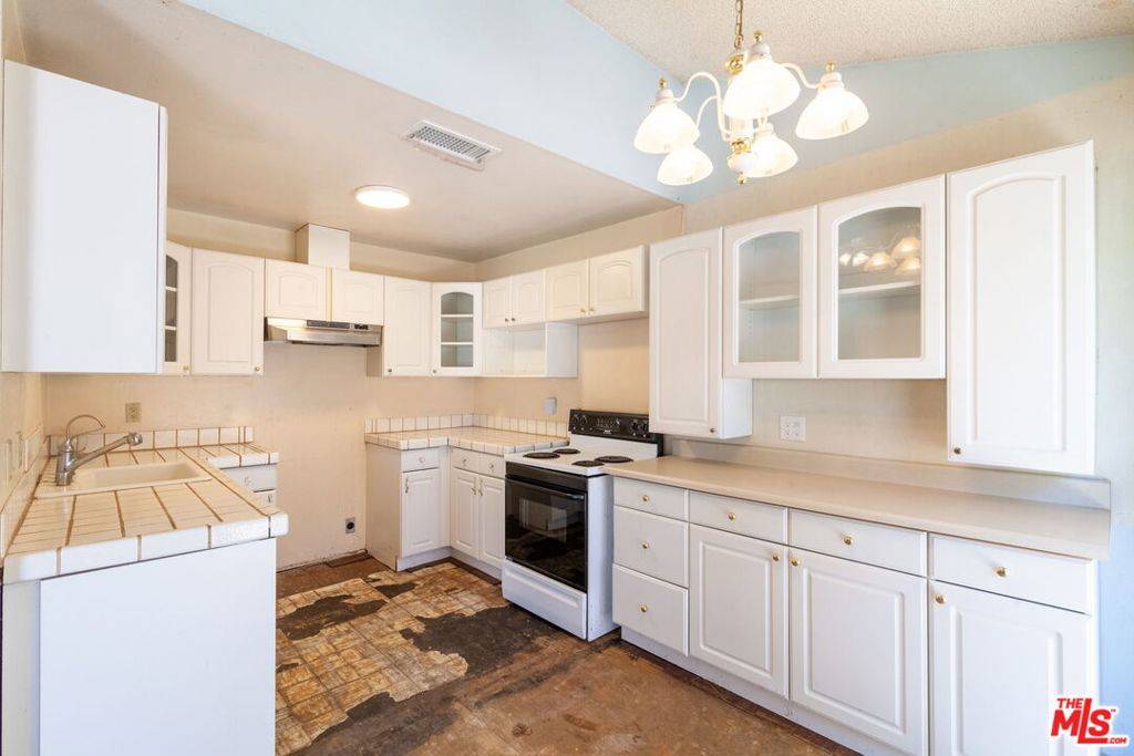 Newbury Park, CA 91320,1339 Alessandro DR