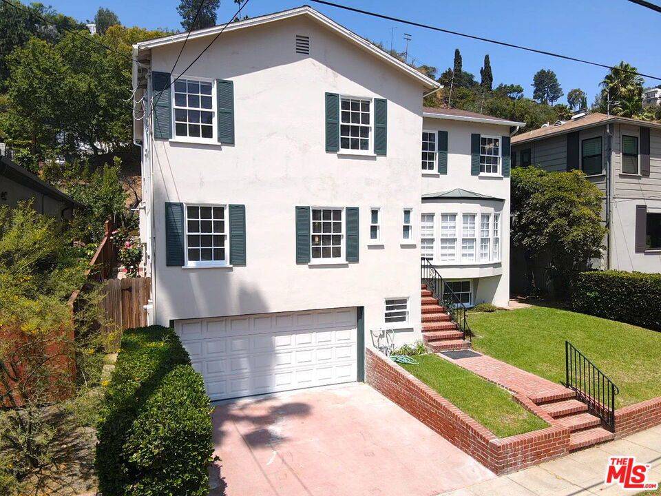 Los Angeles, CA 90068,2547 Canyon DR